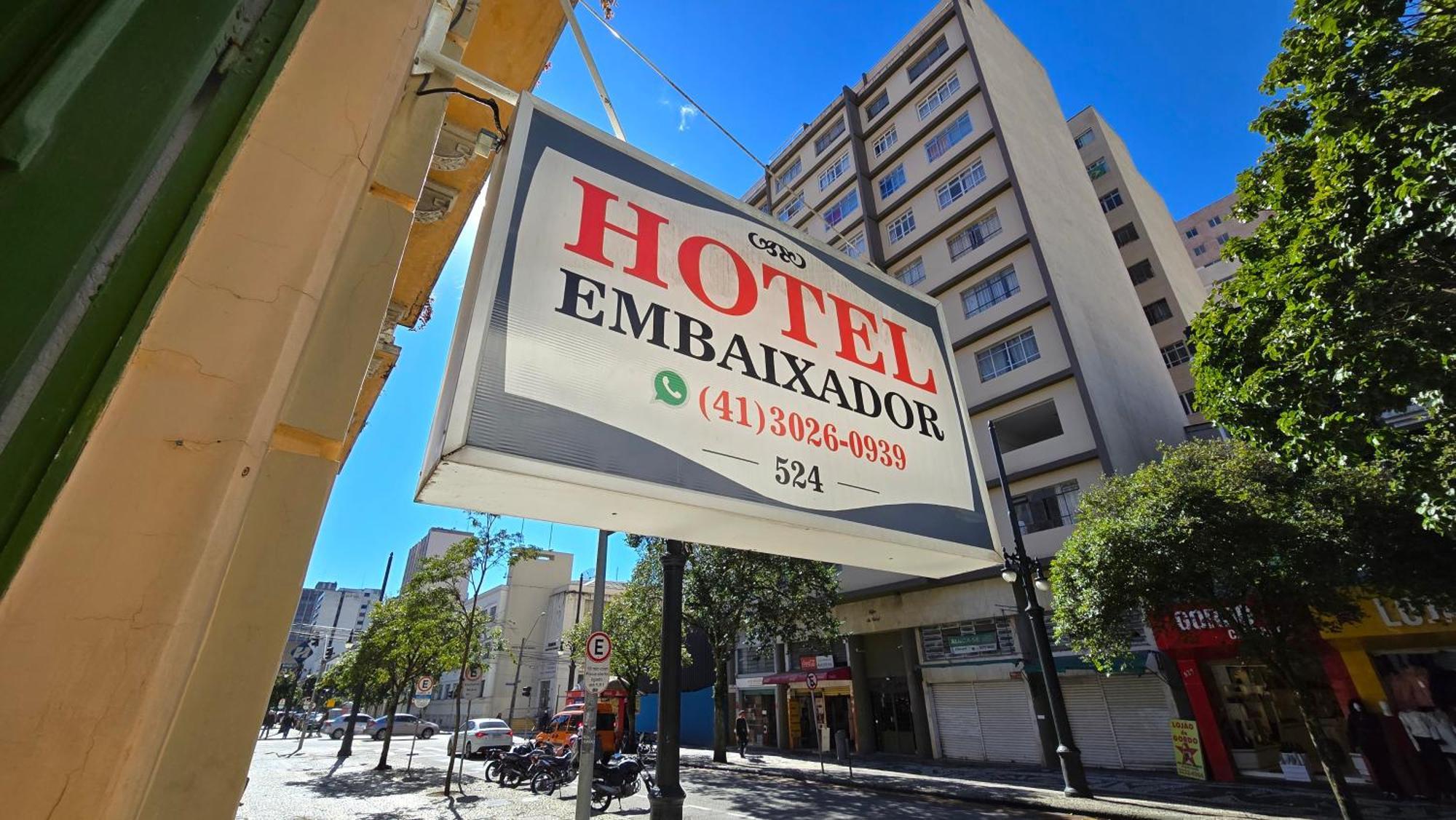 Hotel Embaixador De Curitiba Esterno foto